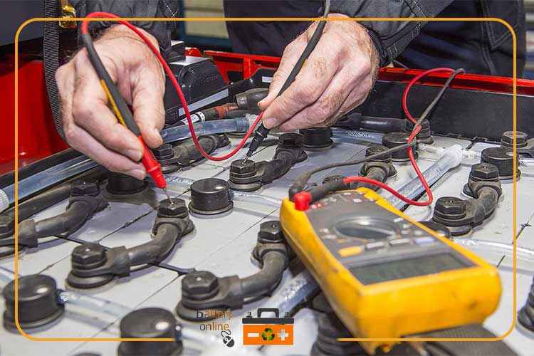 چطور باتری لیفتراک فرسوده را بدون آسیب جدا و برای فروش آماده کنیم؟